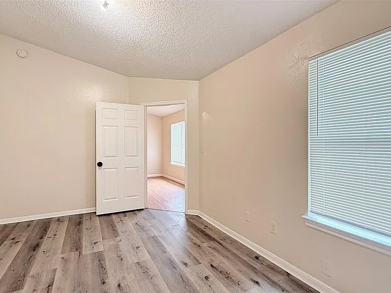 15821 Ridgecroft Rd — Photo 8