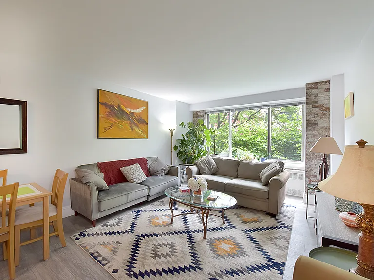 400 Central Park W #2V — Photo 1