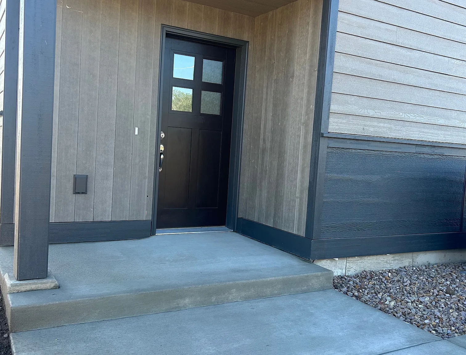 4 bed, 2000 sqft, $2,790 — Photo 2