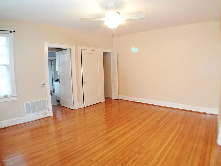 2450 Glenmary Ave #5 — Photo 3