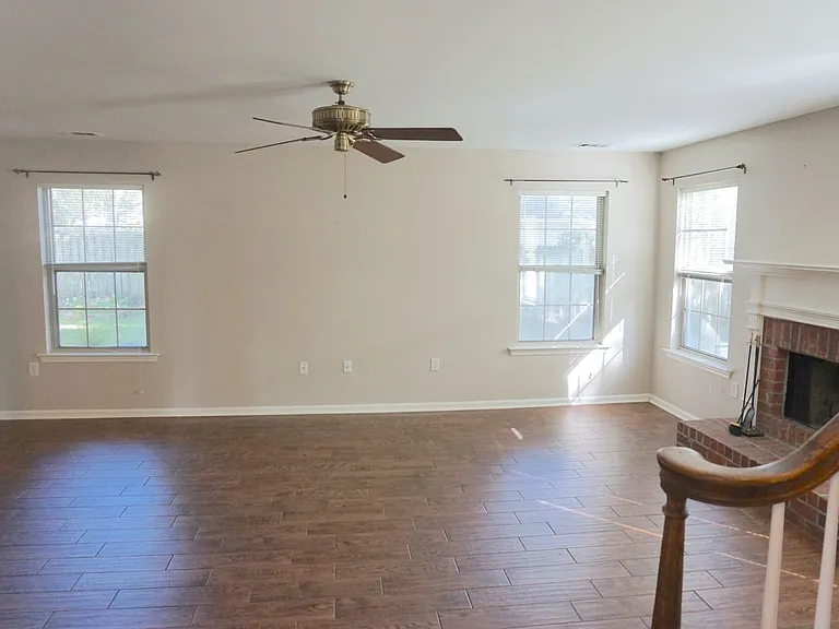16 Ballastone Ct — Photo 7
