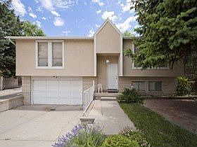 1st image of 1390 E Lakewood Cir
