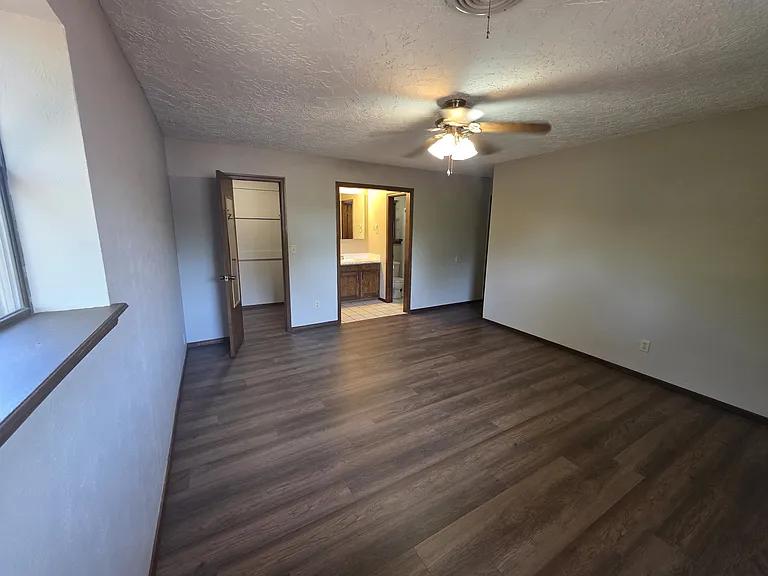 914 Northgate Ave — Photo 12