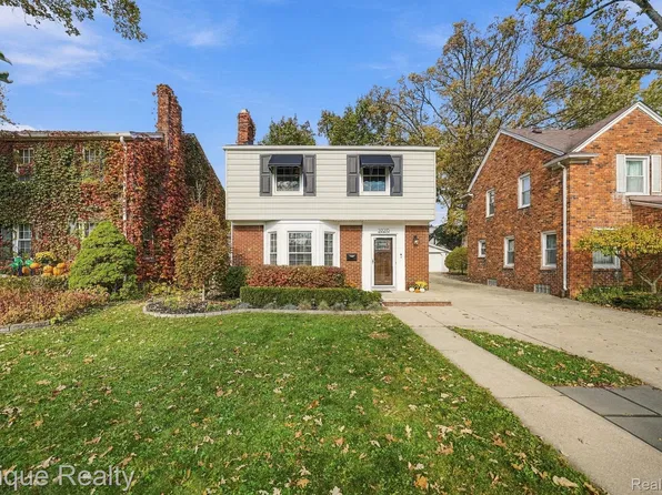 32210 W Chicago St, Livonia, MI 48150
