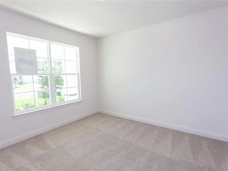 820 Lowood Ct — Photo 6
