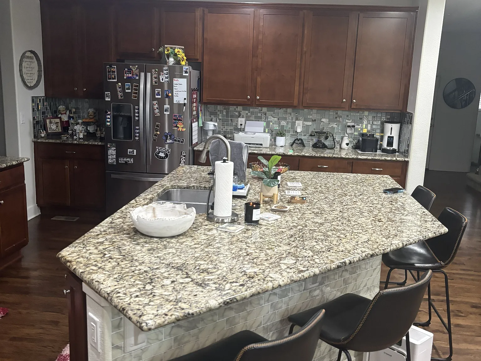 4 bed, 2663 sqft, $3,300 — Photo 3