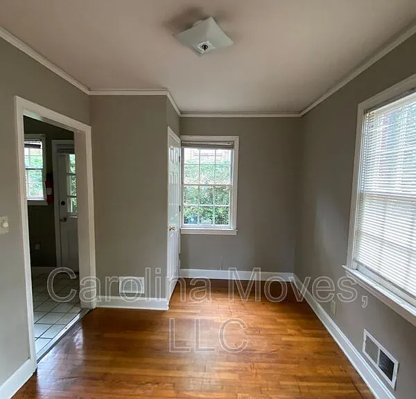 808 N Main St — Photo 3