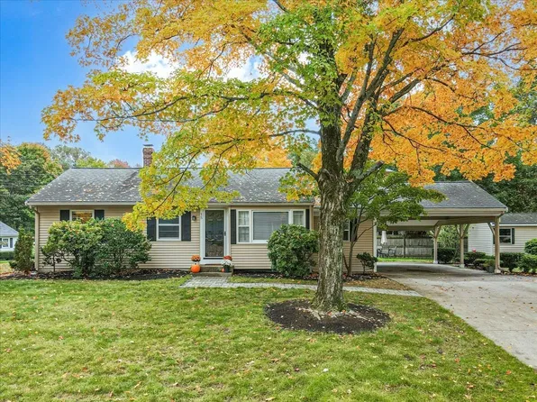 15 Raymond Ave, Walpole, MA 02081
