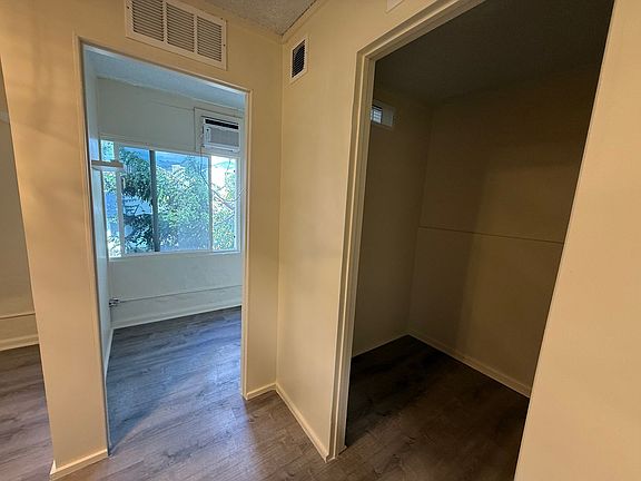 4th image of 1289 S King St #204A