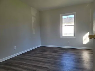 102 Brown St — Photo 6