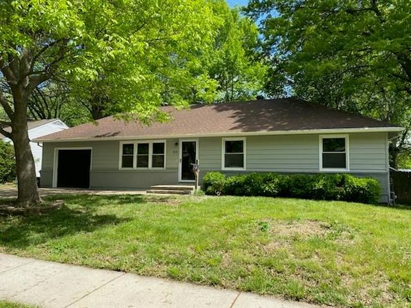 313 NE Corder St, Lees Summit, MO 64063