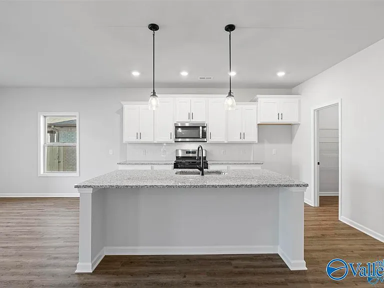 127 Huffman St — Photo 3