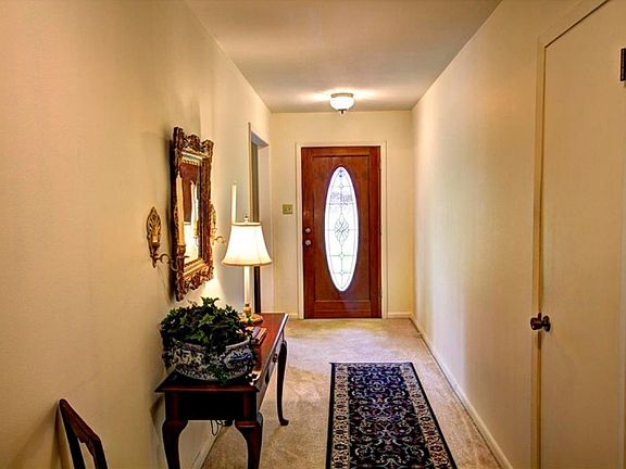 3rd image of 518 Parkway Dr