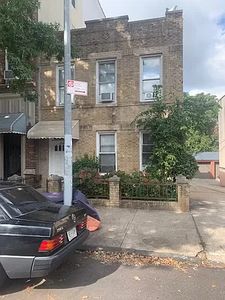 25-46 34th St #2, Astoria, NY, 11103