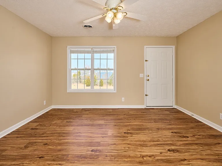 1006 Brooklyn Dr — Photo 4