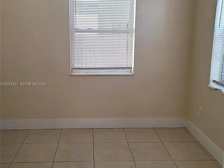 6630 NW 29th Ave — Photo 15