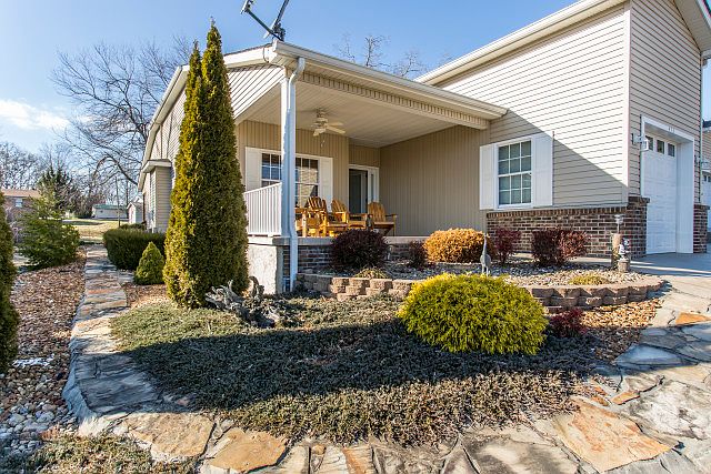 2nd image of 471 The Gardens Dr