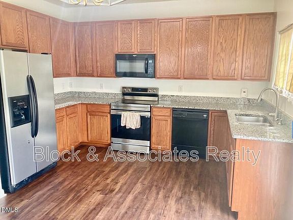 3rd image of 4457 Snowcrest Ln