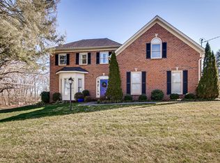 107 Colonial Ct, Kingsport, TN 37663