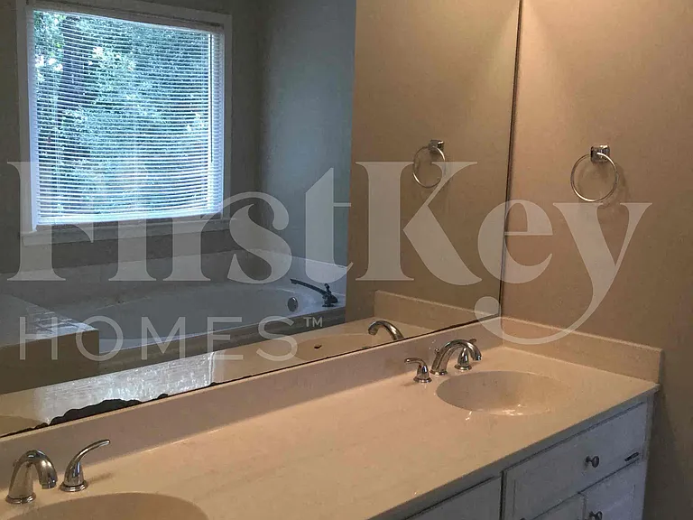 138 Springfield Dr — Photo 10