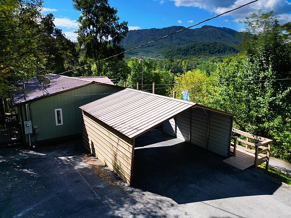 2nd image of 710 Autumns Peak Way