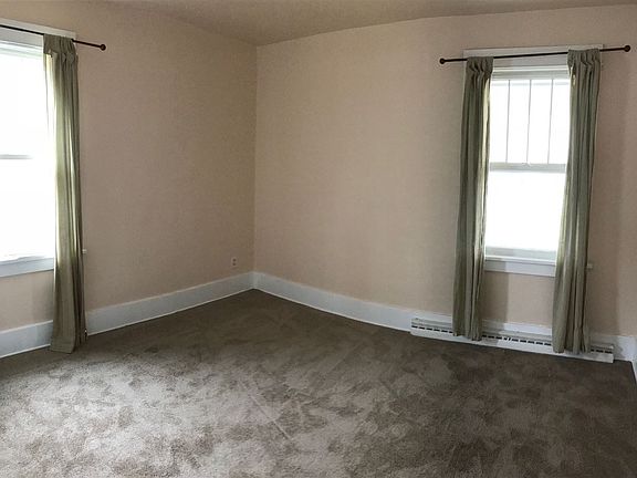 5th image of 513 E Franklin Ave