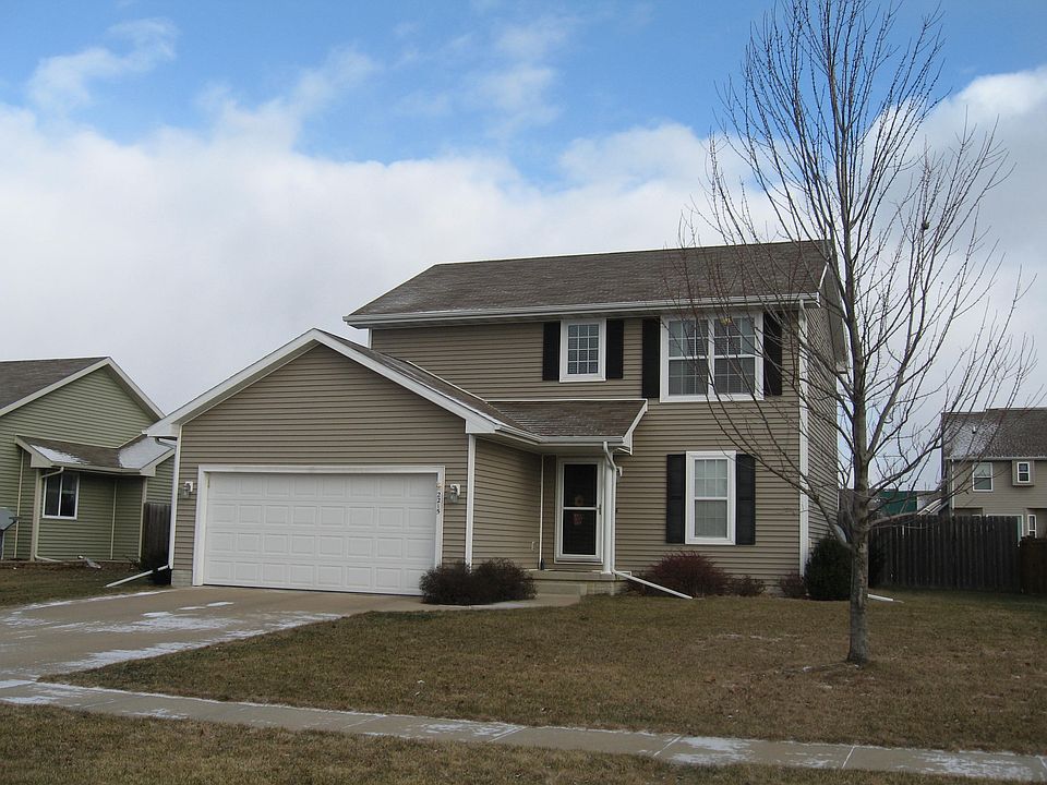1st image of 2215 SE Florence Dr