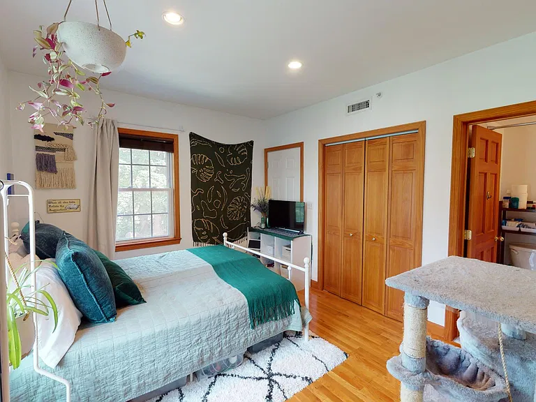 46 Lincoln St #2L — Photo 4