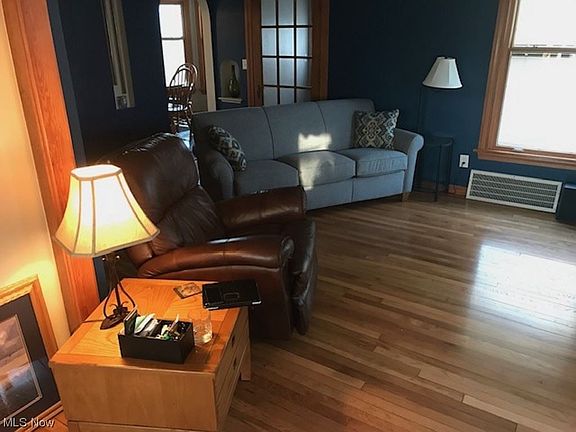 2nd image of 846 Lloyd Rd