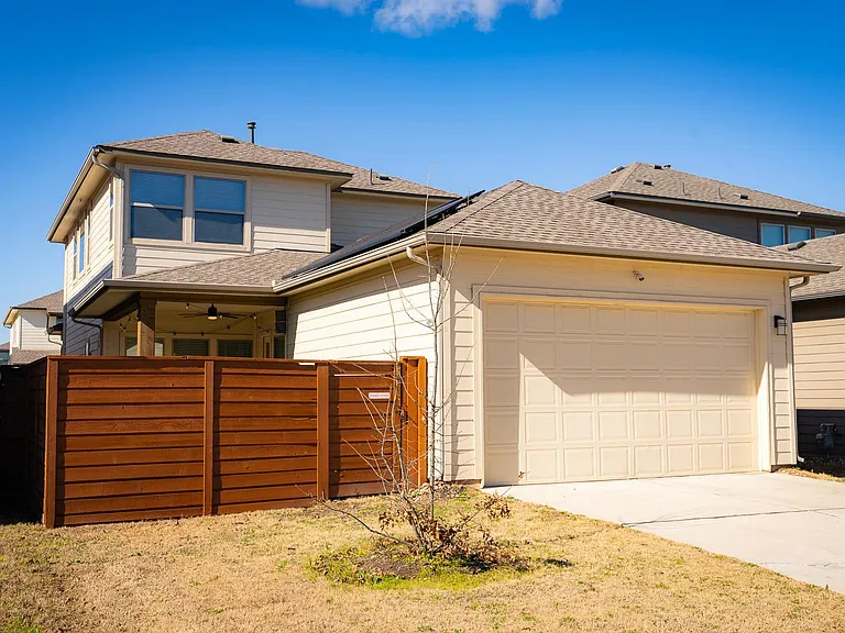 1711 Arcilla St — Photo 2