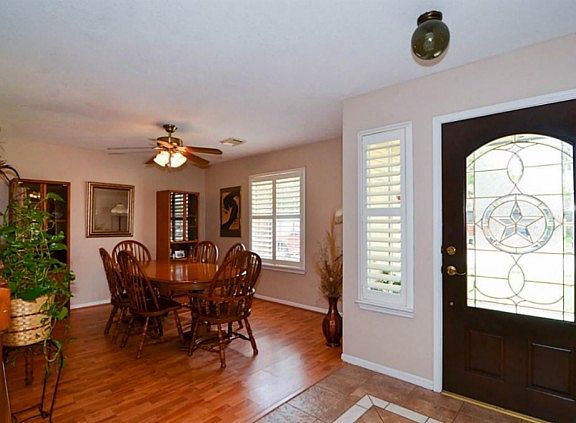 3rd image of 15819 Constitution Ln