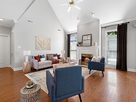5th image of 1701 Camden Cir SW