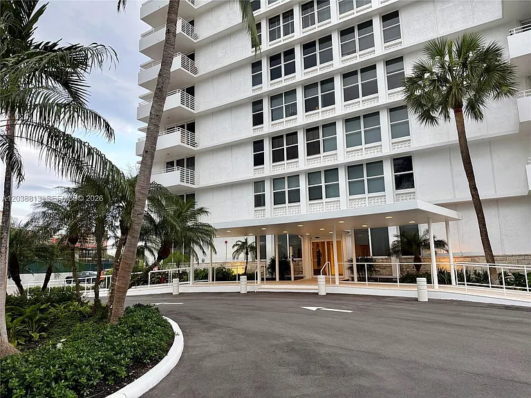 888 Intracoastal Dr #15E — Photo 36