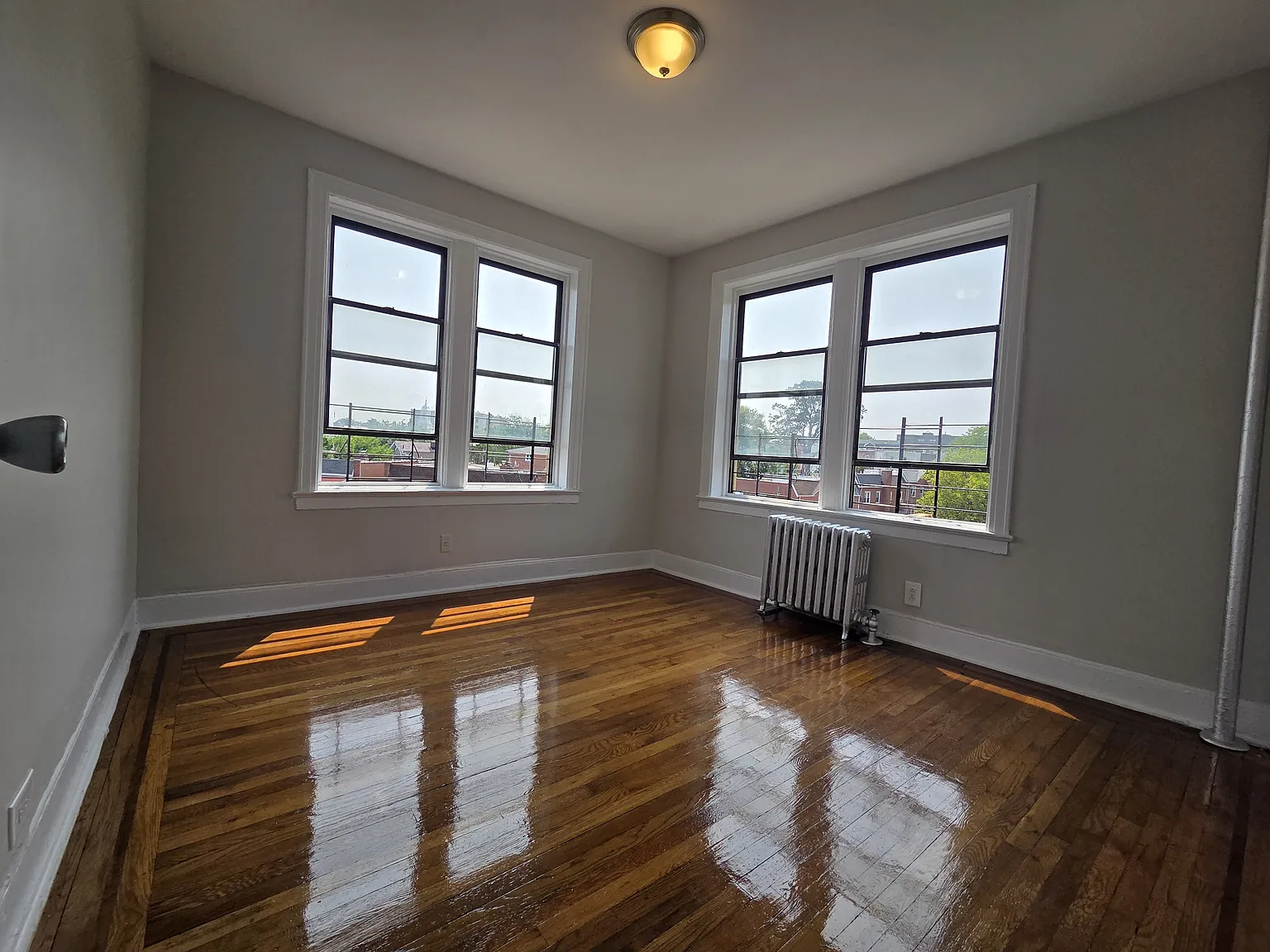 4400 Wickham Avenue — Photo 1