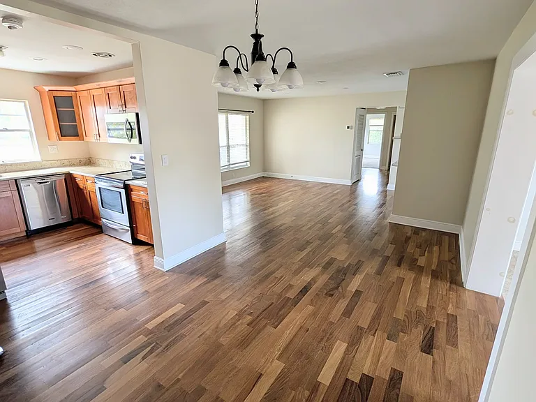 4502 S Cameron Ave — Photo 12