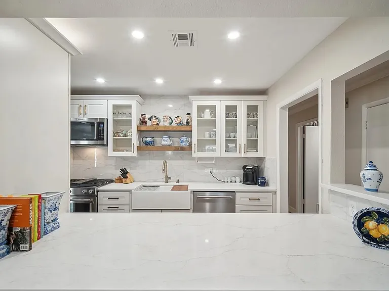 1001 S Oneida St #1B — Photo 1
