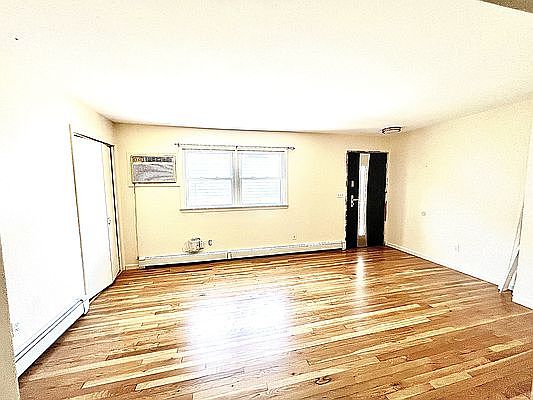 2nd image of 15 Park St Floor 2