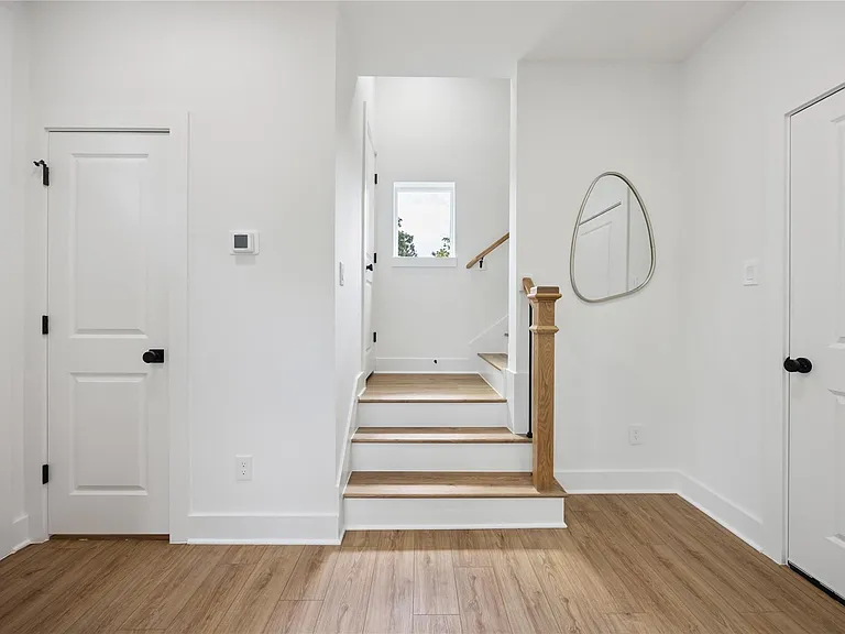 835 Rachel St #B — Photo 3