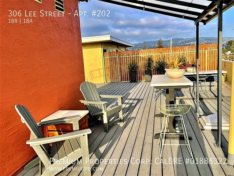 Bel Aire Apartments — Photo 16