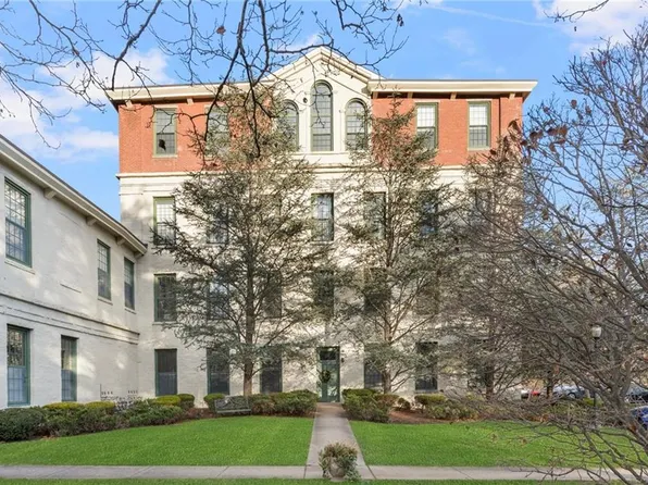 15 Higgins St APT 101, Smithfield, RI 02917