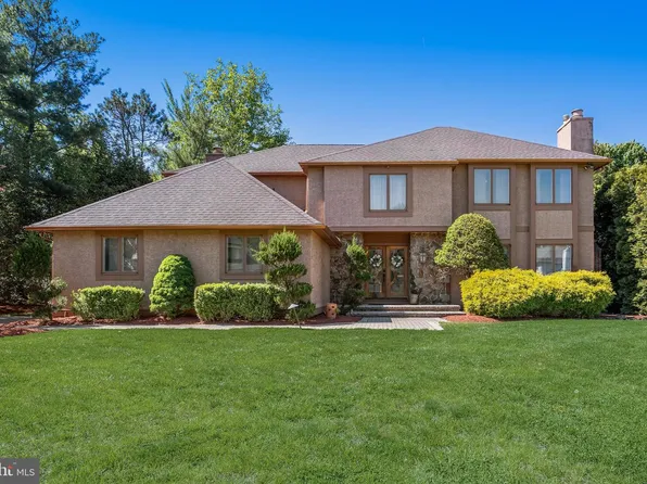 29 Fairhaven Dr, Cherry Hill, NJ 08003