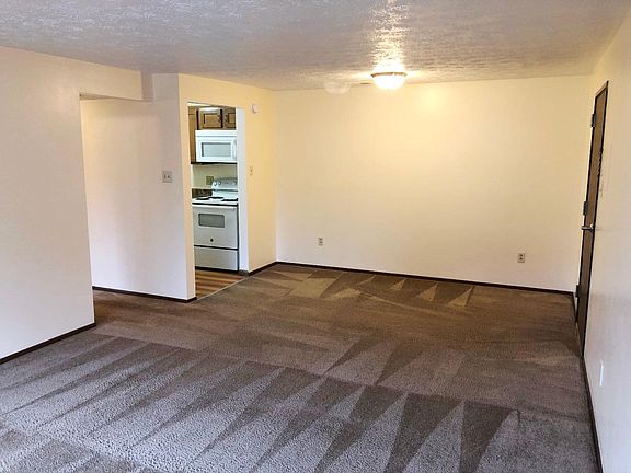 2nd image of 225 Hillview Ln