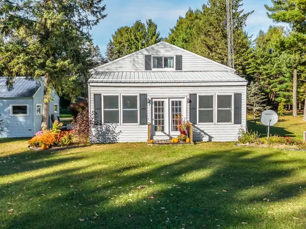 W6488 County Road H, Wild Rose, WI 54984