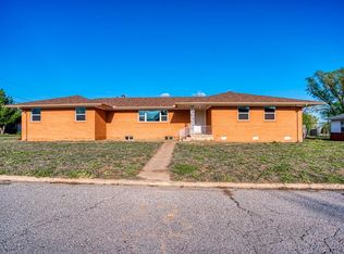 420 N Harmon Ave, Watonga, OK 73772
