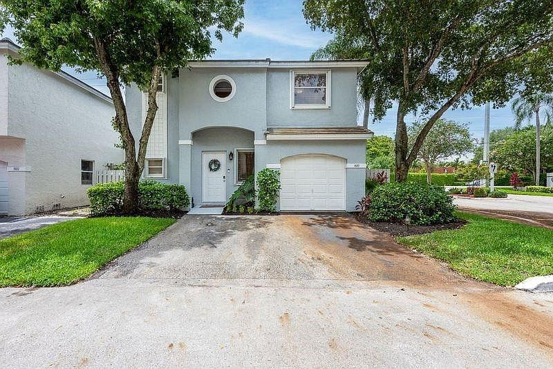 1st image of 800 NW 98th Avenue