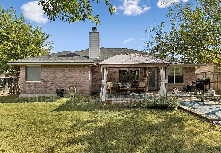 2412 Chestnut Path — Photo 23