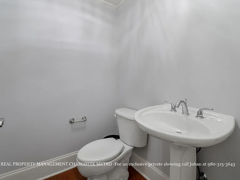 529 Queens Rd — Photo 68