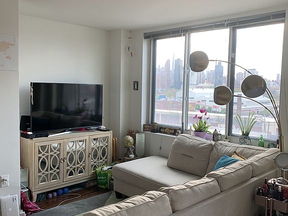 3rd image of 1215 Broadway APT 204