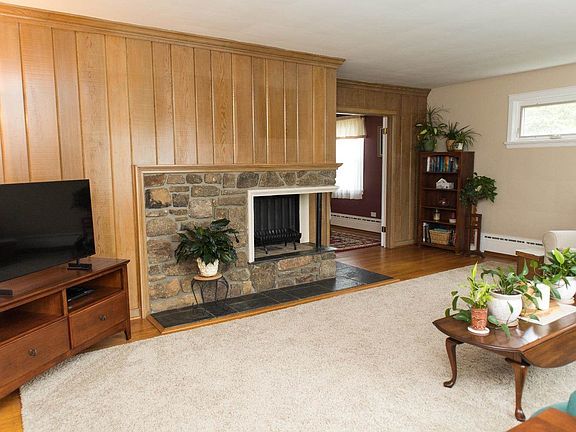 4th image of 1424 Northwood Cir