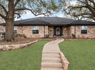 409 Circleview Dr S, Hurst, TX 76054